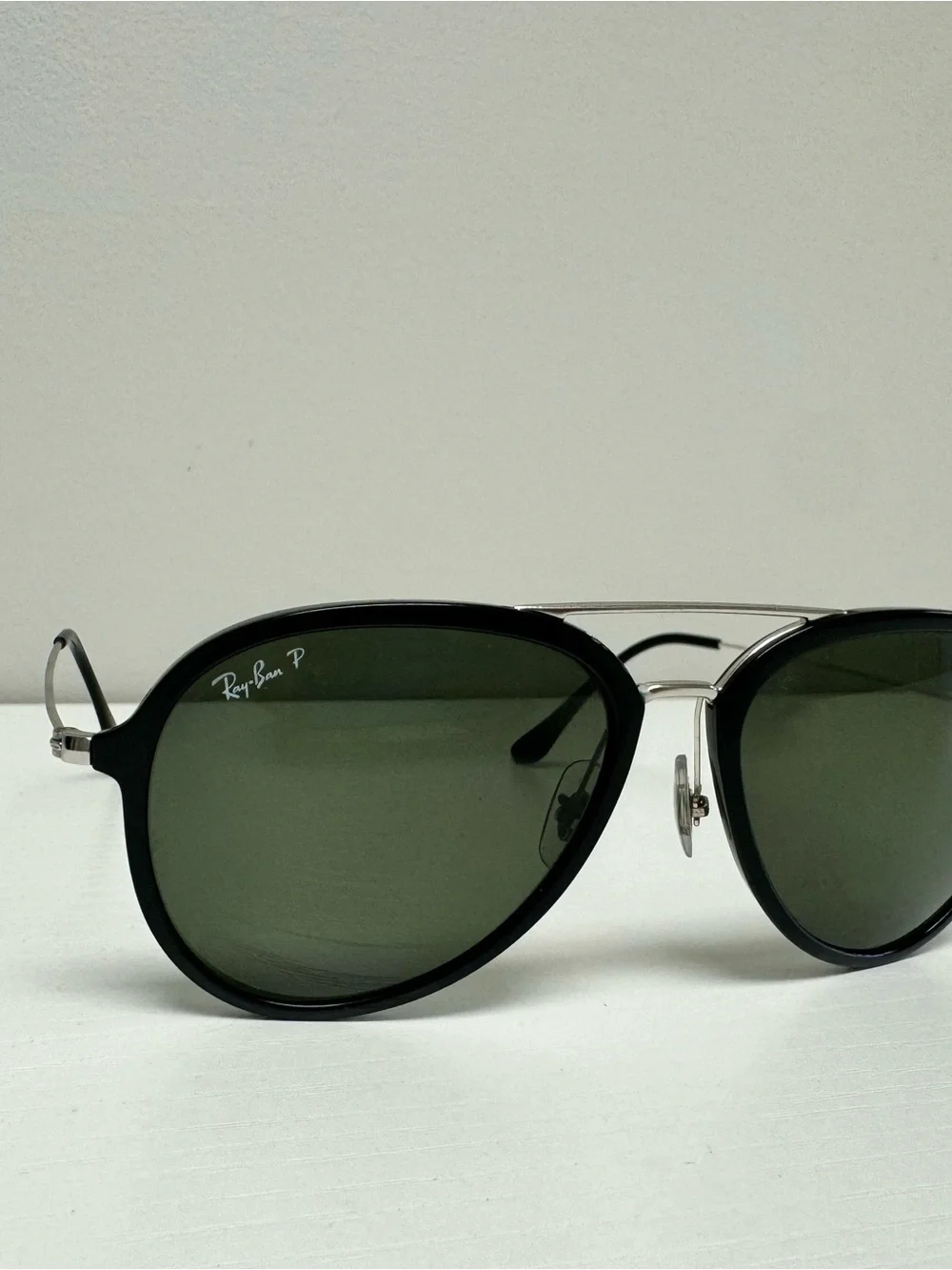 Ray-Ban polarized Black Frame with Silver Metal Aviator Sunglasses